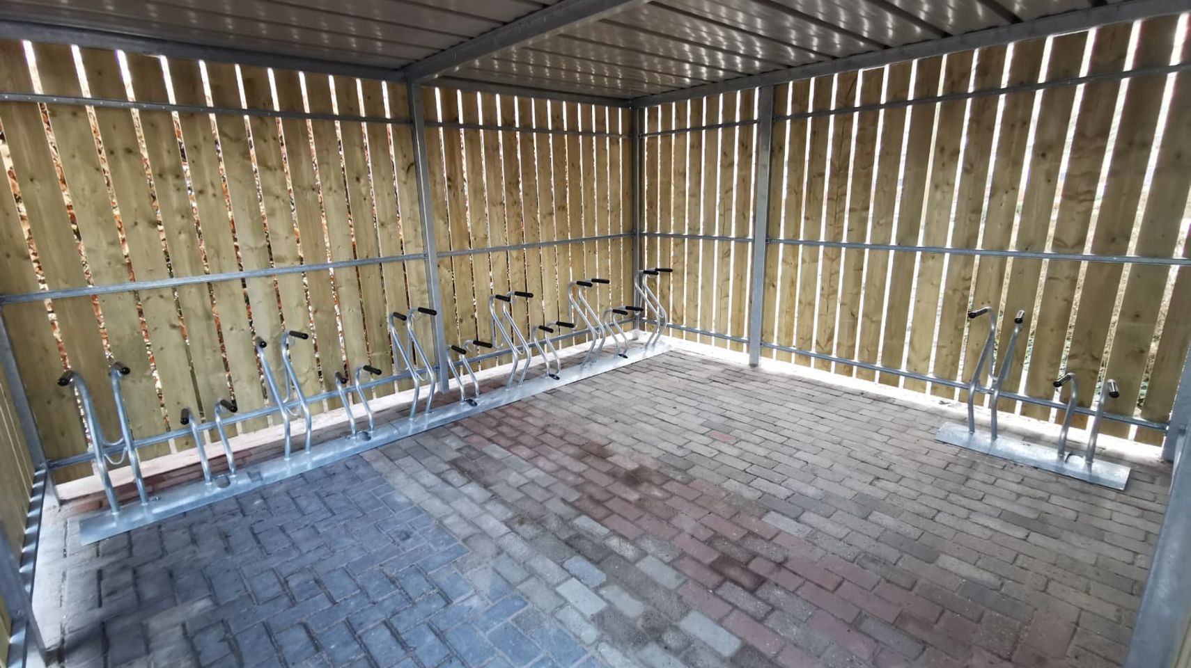 klaver-cubic-wooden-bike-shelter-interior.jpg
