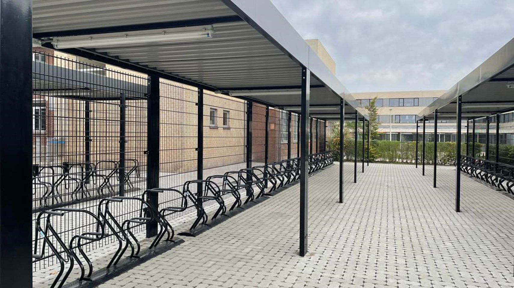 klaver-mesh-cubic-bike-shelter-compound.jpg