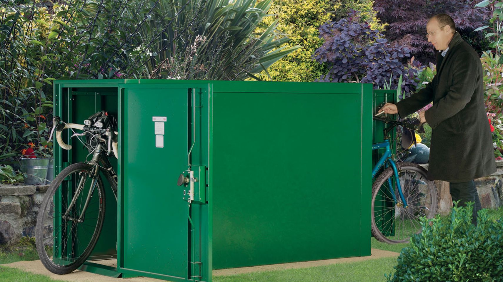 double_metal_bike_locker_1.jpg
