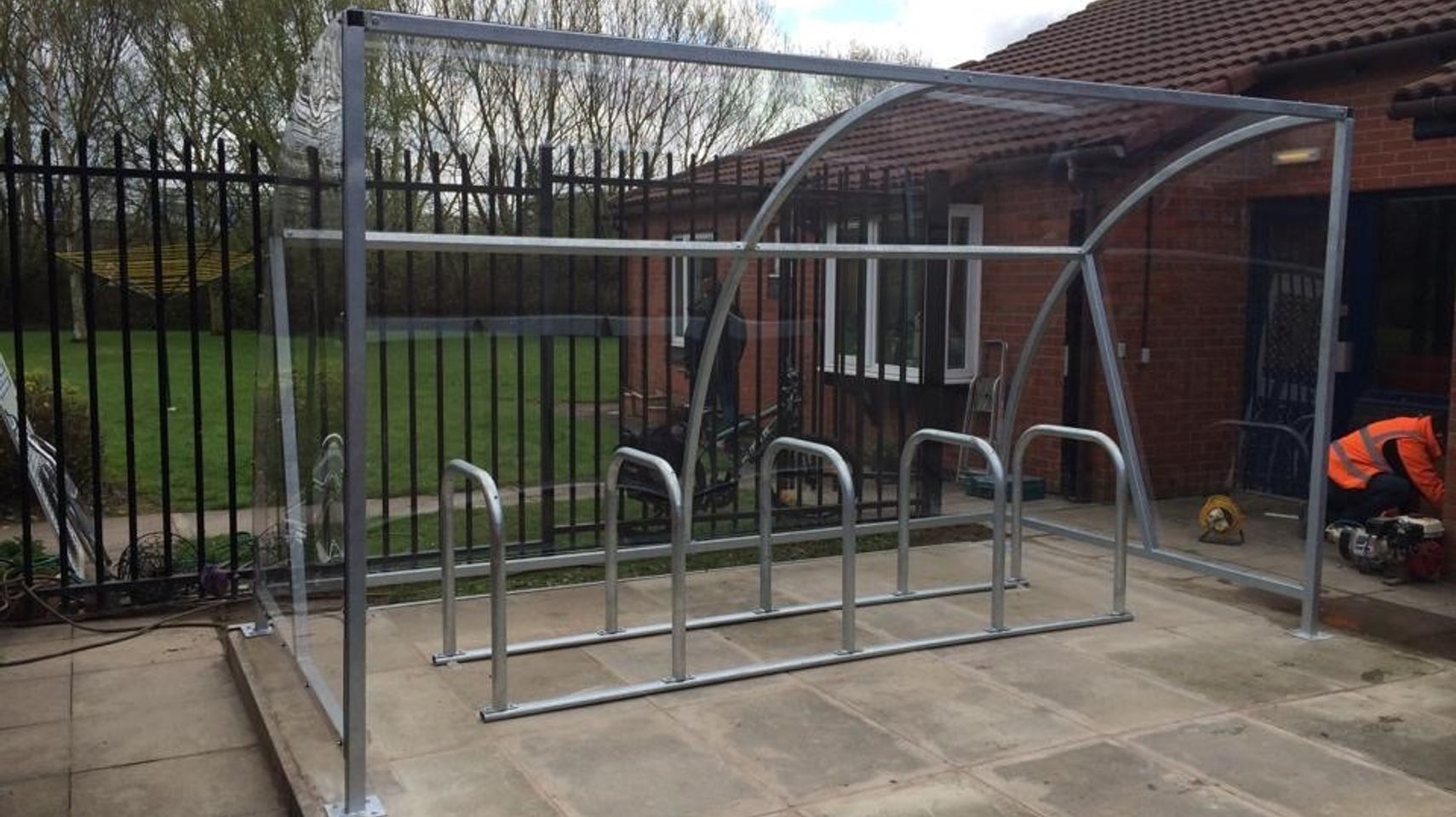 Curved Shelter 005.jpg