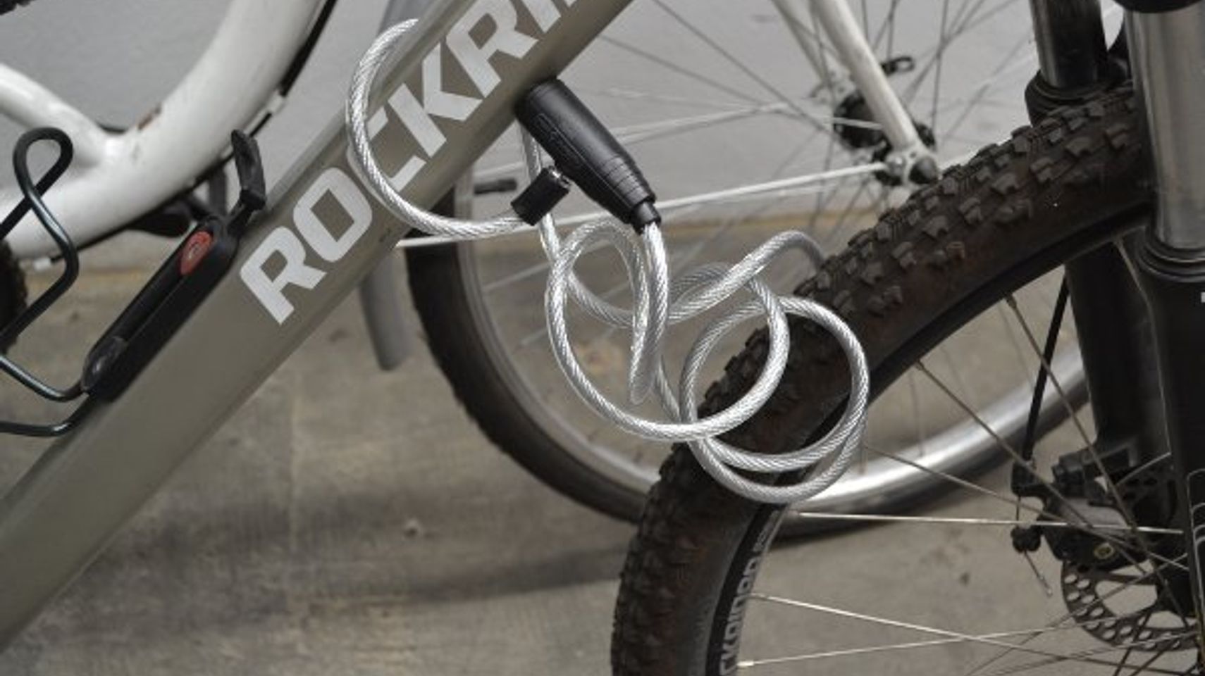 pedal-post-lock-2.jpg