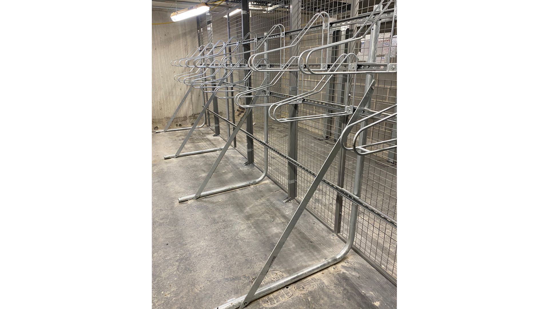 Vertical Cycle Rack - Frame Mounted 03.jpg