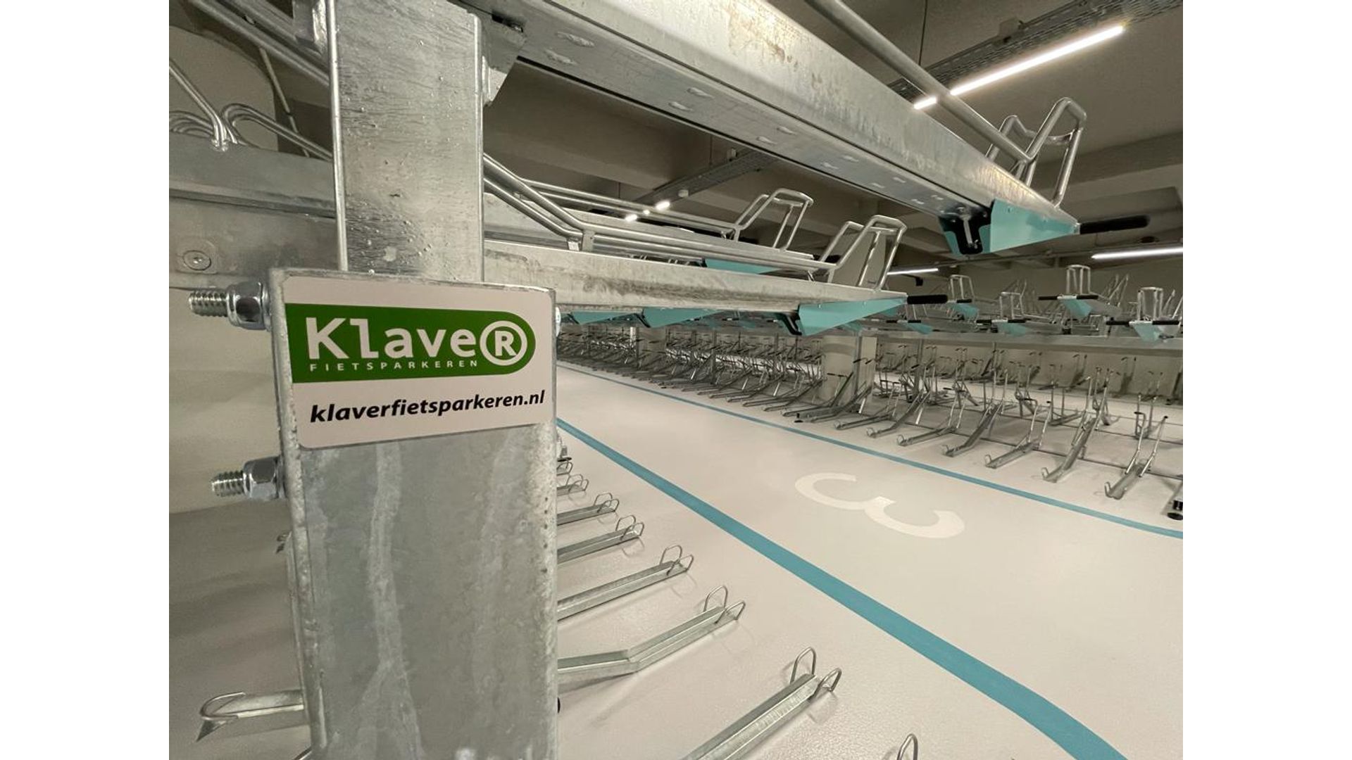klaver-2parkup-commercial-bike-parking-2-tier.jpeg