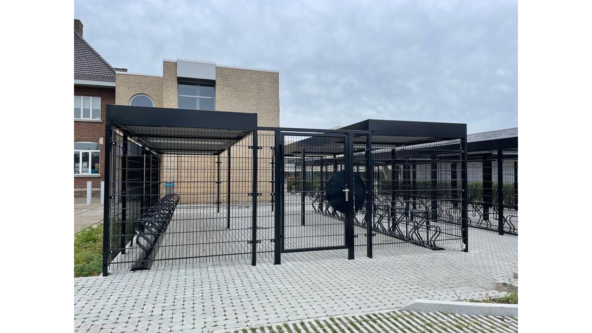 klaver-mesh-cubic-school-bike-shelter.jpg