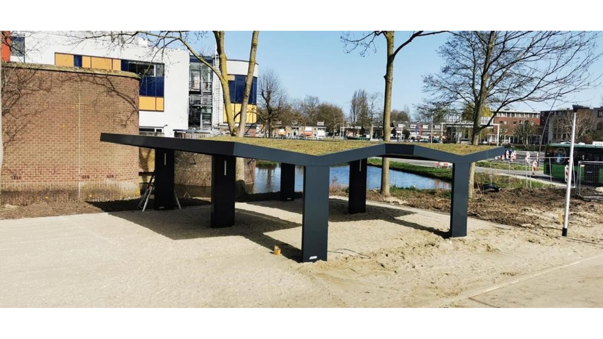 t-hide-bike-shelter-green-roof.jpg