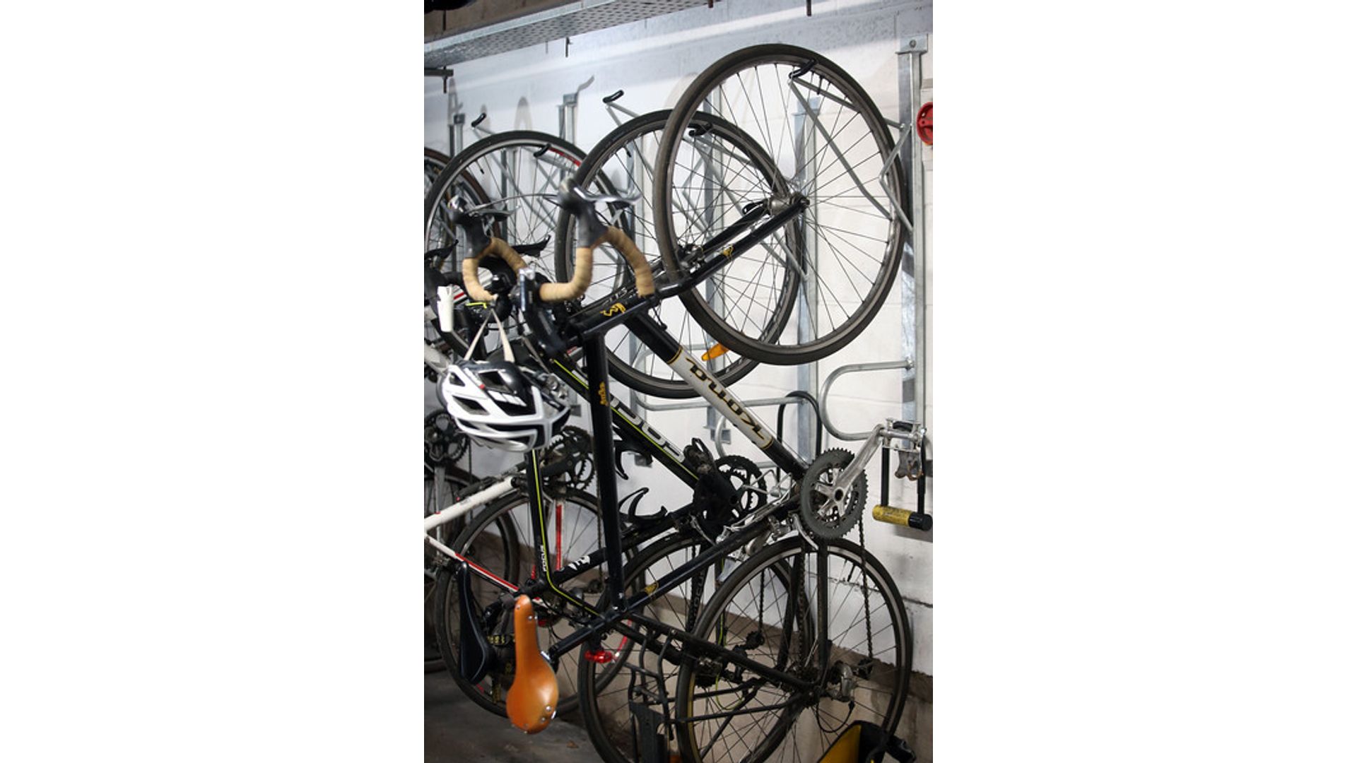 Compact Wall Hanger 1.jpg