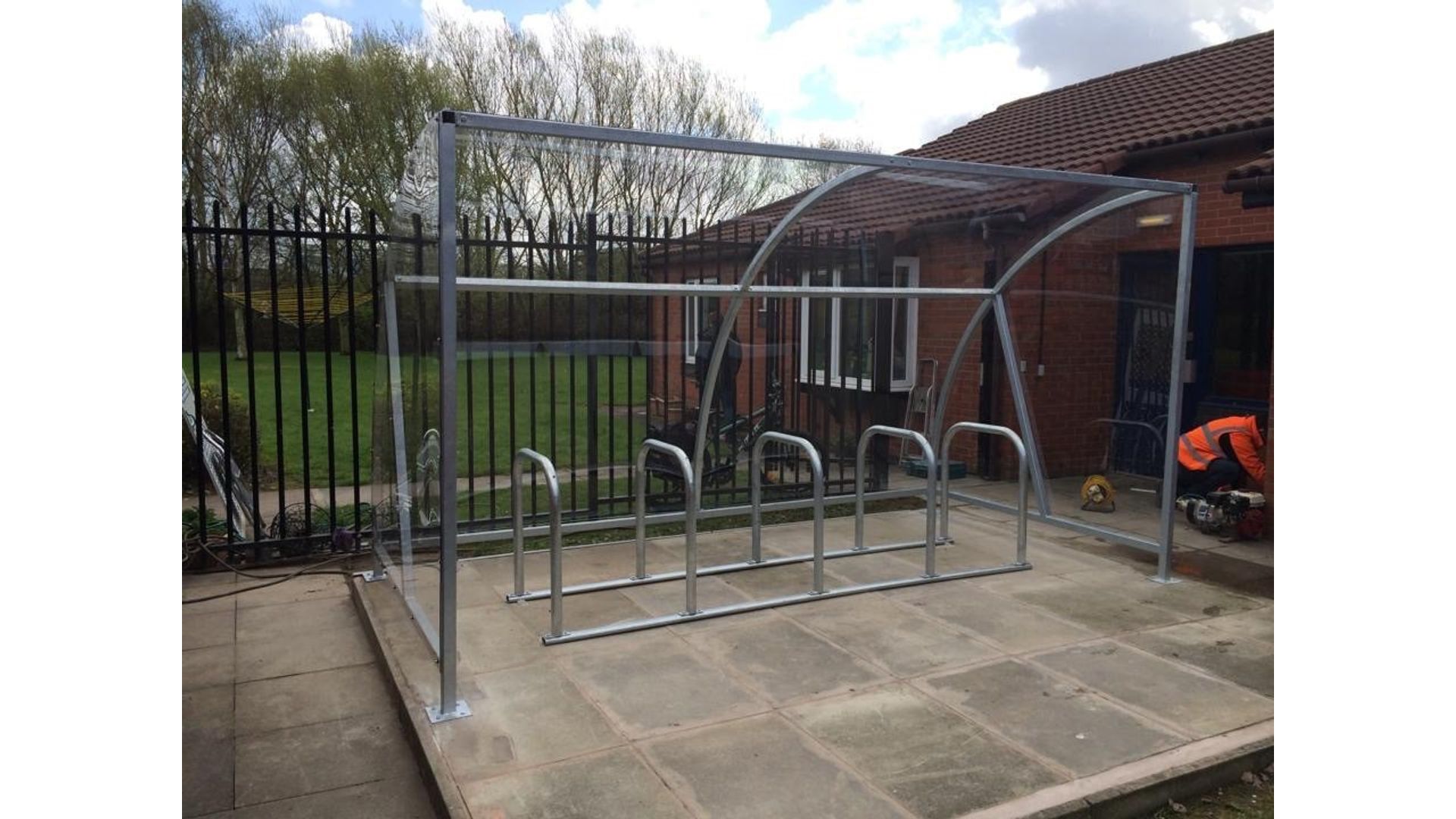 Curved Shelter 005.jpg