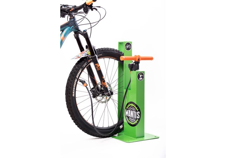 Public bike pump 