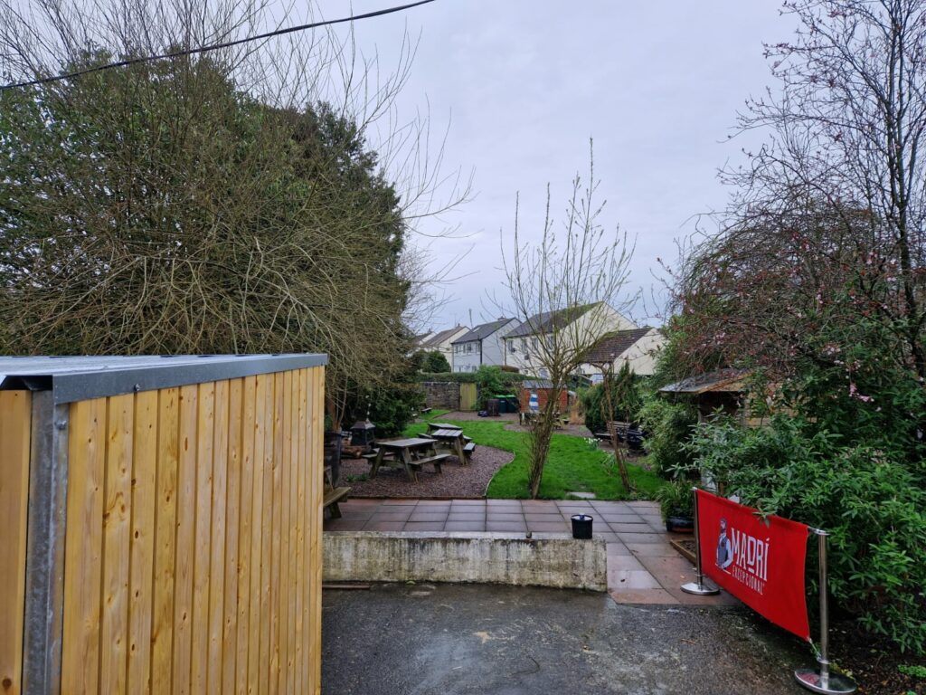 8 Space Timber Cycle Shelter The Garret Hotel & Restaurant