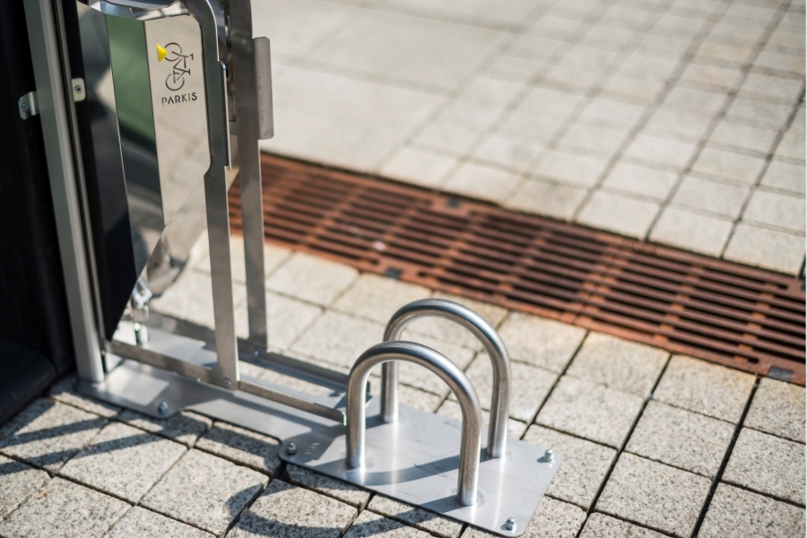 Shinny mirror bike rack 