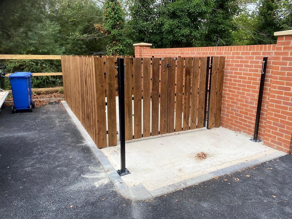 At Riverside Court in Oxford, we were commissioned to design, manufacture, and install a cycle storage and waste management solution.
