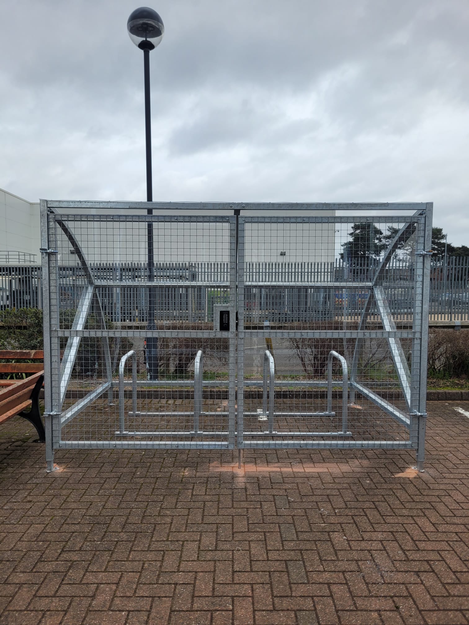 Canal Curved Shelter Installation | Woking United Kingdom thumbnail